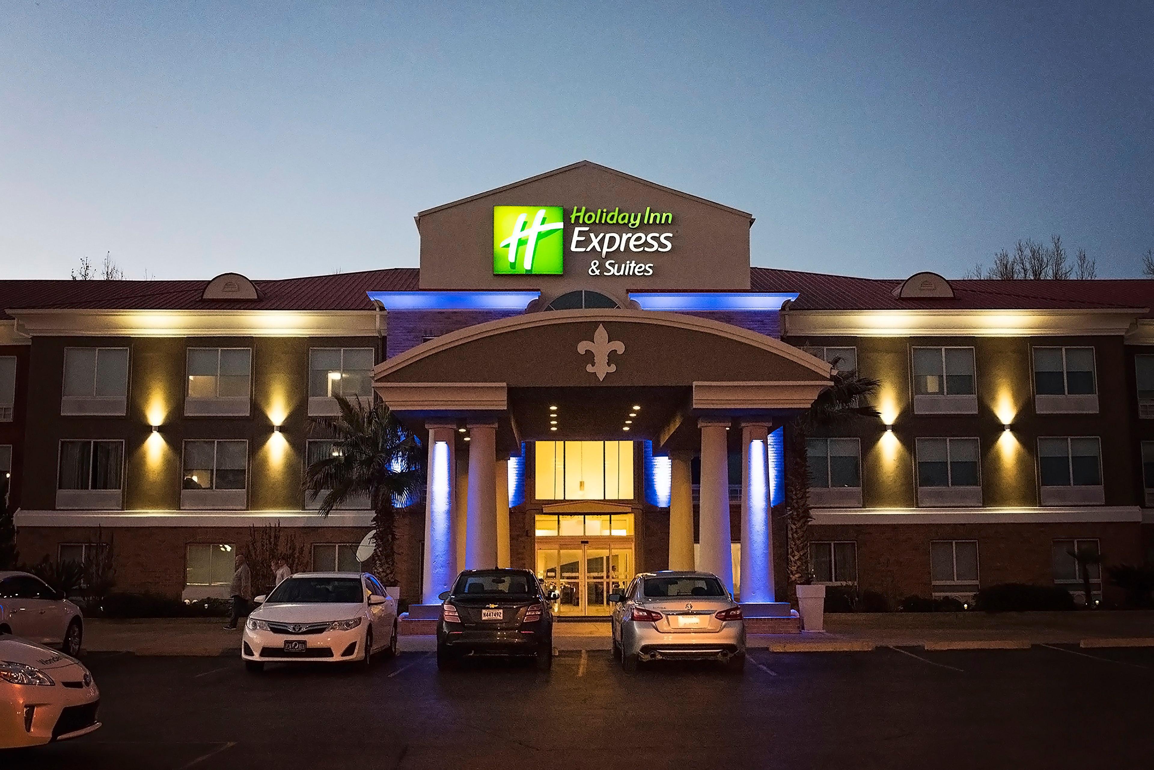 Holiday Inn Express & Suites Alexandria, An Ihg Hotel Экстерьер фото