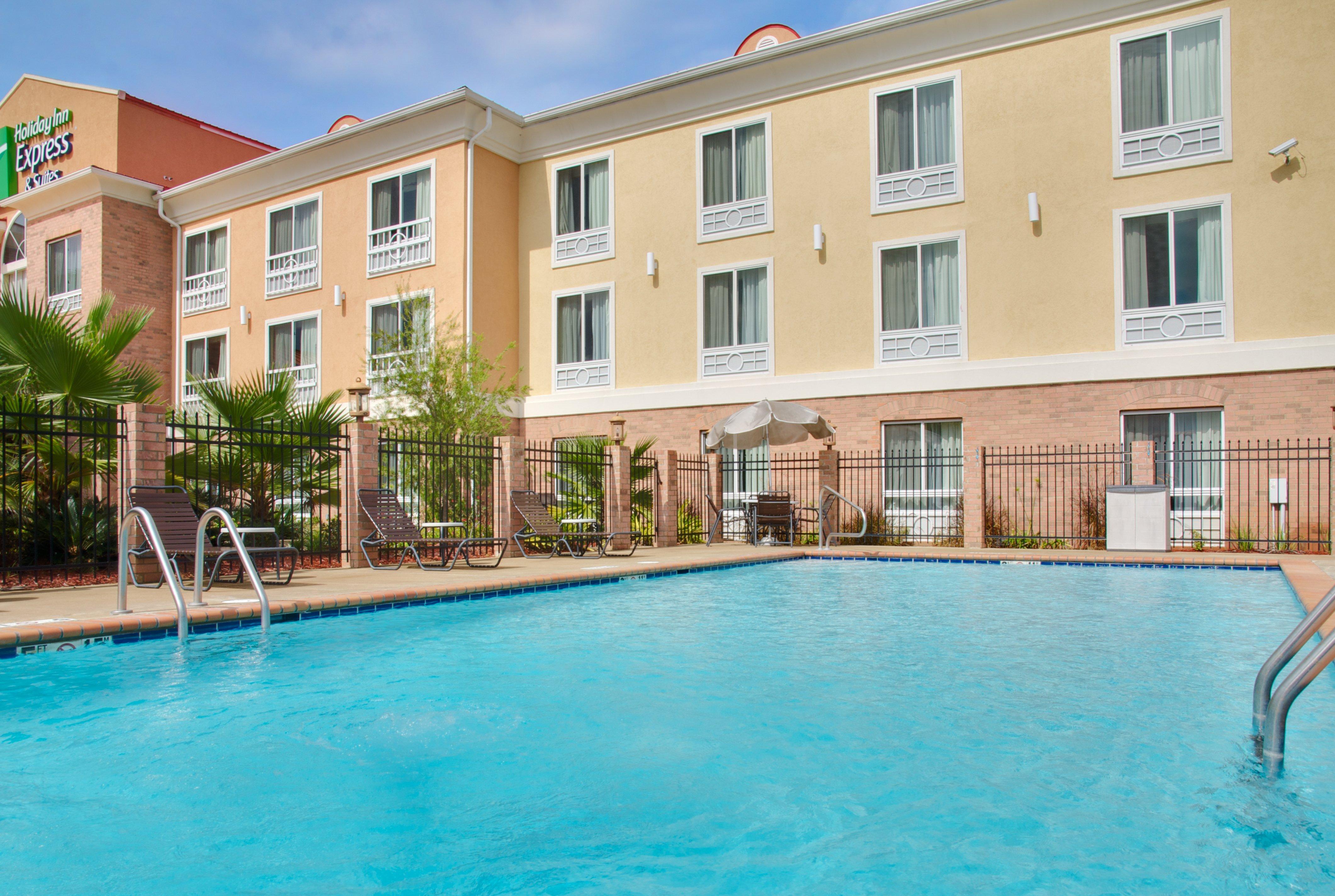 Holiday Inn Express & Suites Alexandria, An Ihg Hotel Экстерьер фото