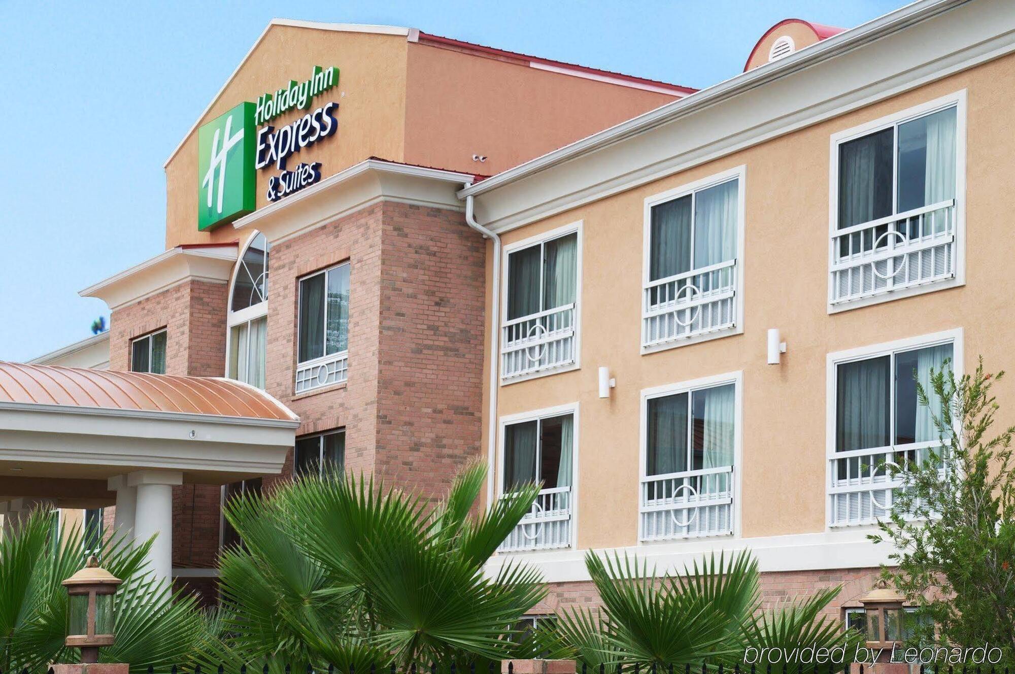 Holiday Inn Express & Suites Alexandria, An Ihg Hotel Экстерьер фото